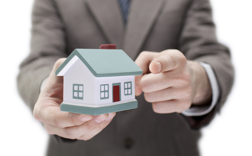 Can My Real Estate Agent Offer to Buy My Home If There are No Offers?